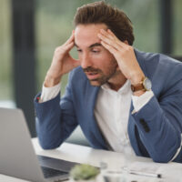 福岡のWeb担当者がWeb制作会社の乗り換えを決意する瞬間を表したビジネスイメージ