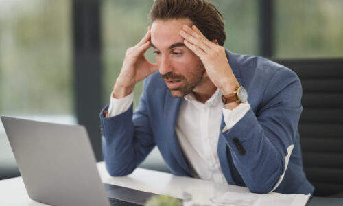福岡のWeb担当者がWeb制作会社の乗り換えを決意する瞬間を表したビジネスイメージ