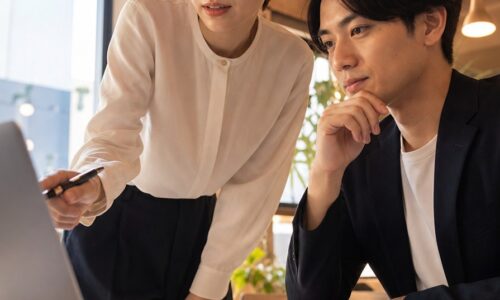 福岡 比較ページ SEOの設計を示す、地域情報とサービス比較表を確認するWeb担当者のイメージ