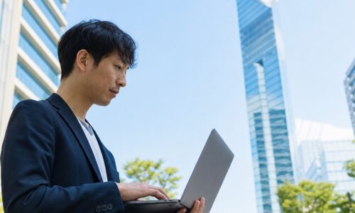 福岡のWebサイトでフォーム改善を行い、入力フォームの離脱と3秒の壁を分析する担当者
