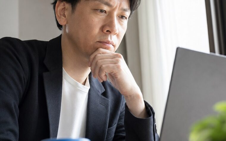 個人事業主のホームページのアクセスが少ない原因を分析する事業主